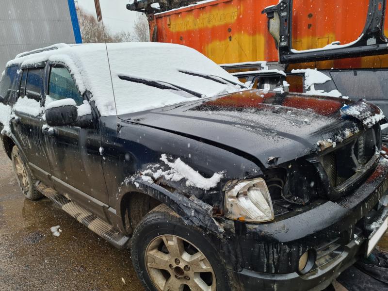 В разборе Ford explorer 4.0L 2003г