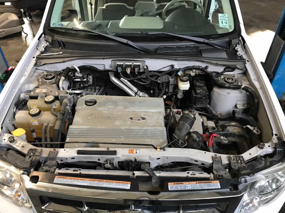 В разборе Ford Escape Hybrid 2004-2012г