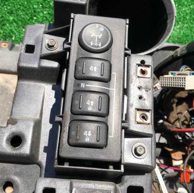 Переключатель полного привода Hummer H2 19259310 ; 15127829 ; 15057510